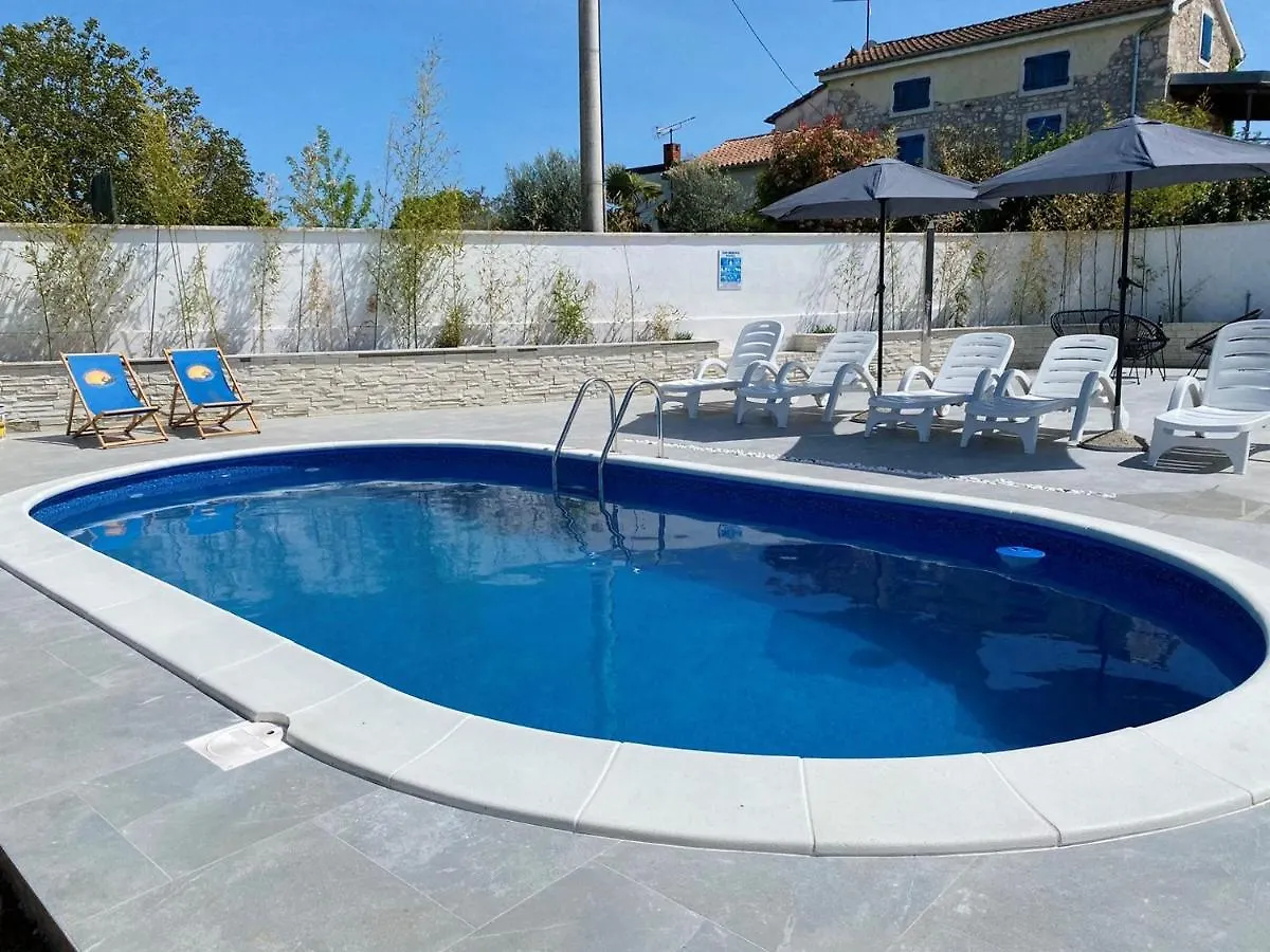 Apartments Paliska Located In The Countryside Near Porec Jasenovica