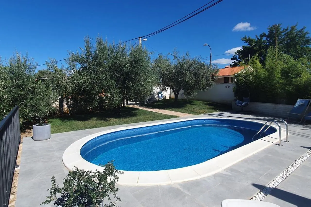 Gostinjska kuća Apartments Paliska Located In The Countryside Near Porec