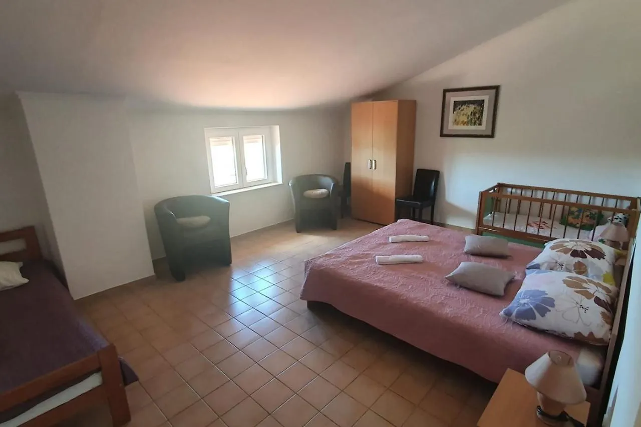 Apartments Paliska Located In The Countryside Near Porec Jasenovica 3*,