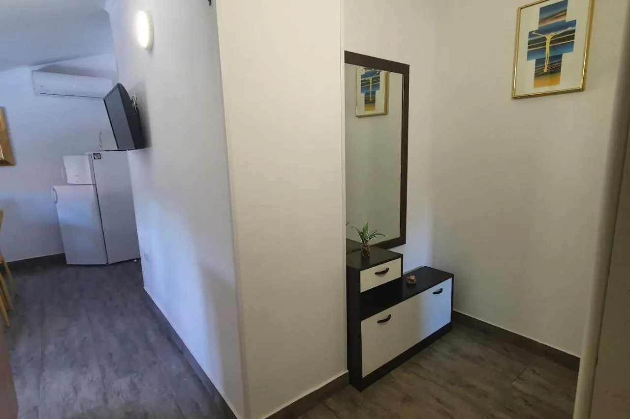 Apartments Paliska Located In The Countryside Near Porec Jasenovica