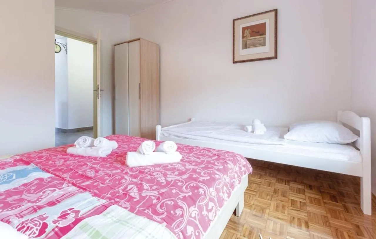 Apartments Paliska Located In The Countryside Near Porec Jasenovica 3*,
